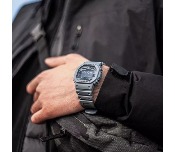 Чоловічий годинник Casio G-Shock DW-5600CA-2ER